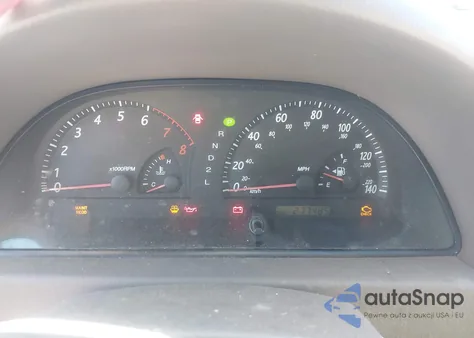 2004 Toyota Camry Xle z USA, uszkodzony, nr VIN 4T1BE32K64U884448